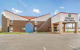 Quality Inn & Suites  2*